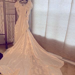 Classic vintage Eve of Midlady wedding gown